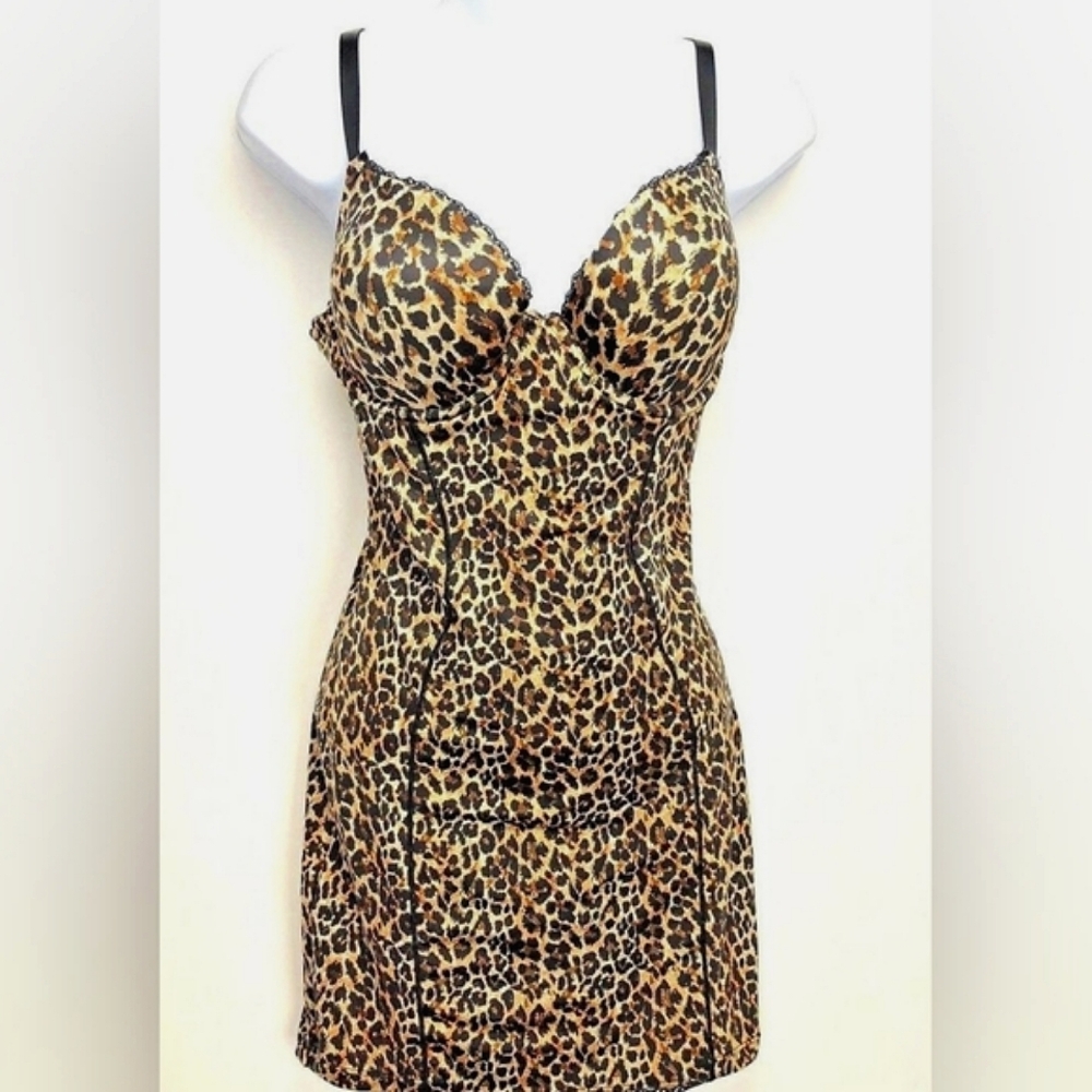 Flexees Women's Maidenform Shapewear Leopard Print Foam Cup Slip